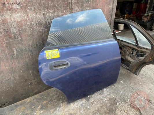 MAZDA 323 LANTİS SAĞ ARKA KAPI DOLU 1997-1999 MODEL ORJİNAL