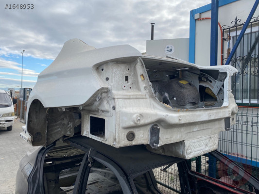 BMW F10 KESME ARKA ÇAMURLUK