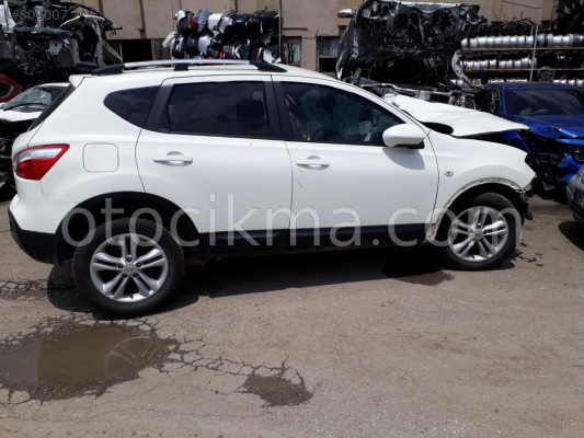 2011 NİSSAN QASHQAİ KOMPLE ÇIKMA KESME KASA KUPA.