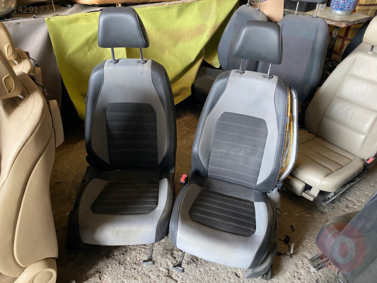 JETTA COMFORT SİYAH ÖN KOLTUKLARI