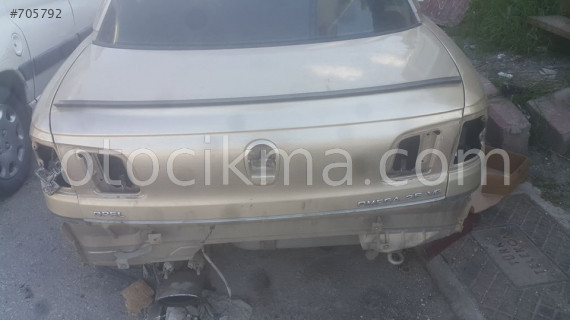 OPEL OMEGA  BAGAJ KAPAGİ CİKMA OMEGA PARCALARİ
