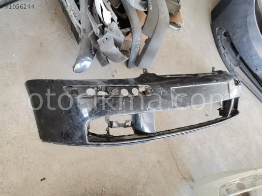 VW GOLF 5 SİYAH ÖN TAMPON-DÜZCE ÇIKMA