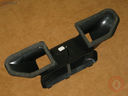 AUDİ A4 01-08 ÖN GÖĞÜS HAVA KANALI 	8E1819389