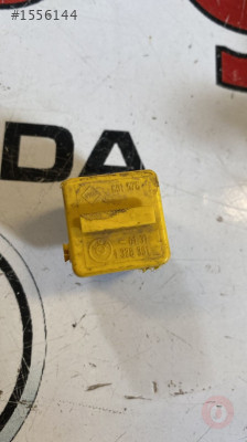 61311378301 bmw 5 serisi E34 sarı röle