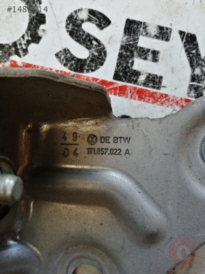 1T1857022A vw caddy göğüs bağlantı demiri sağ