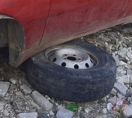 1993 model peugeot 405 çıkma sol ön jant lastik