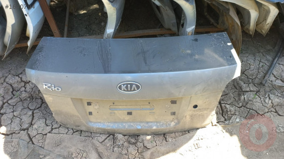 Kia Rio arka bagaj kapağı çıkma
