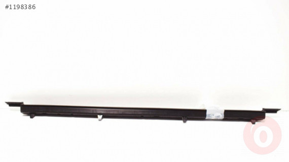 AUDİ A4 16-19 RADYATÖR HAVA KLAVUZU ALT 8W0121293A
