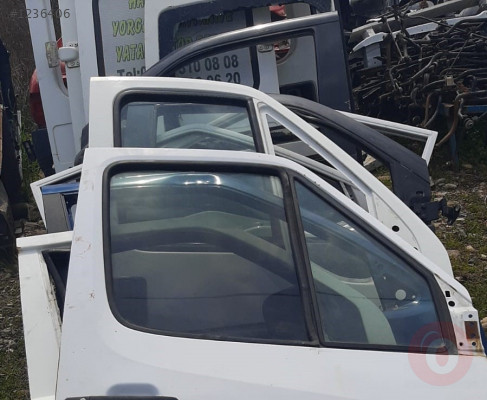 mercedes sprinter 308 çıkma sağ ön kapı camı
