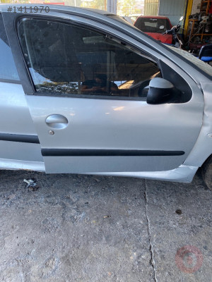 Peugeot 206 sağ ön kapı