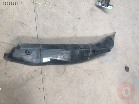 MERCEDES W205 C KASA SOl ÇAMURLUK BAKALİTİ A2058890025
