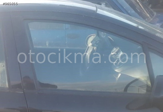 2009 model peugeot 207 1.4 benzinli çıkma sağ ön kapı camı