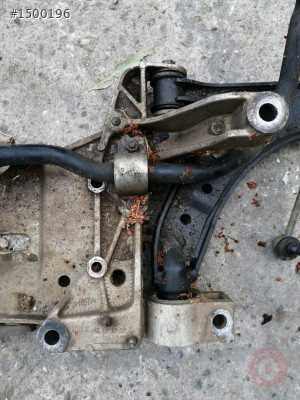 1K0199296E vw golf 5 travers sol tabla bağlantı braketi