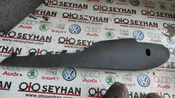 5C7863046 vw jetta 2011-15 orta konsol yan kaplaması sağ
