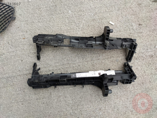 Mercedes S W222 Radyatör Braketi A0995042018 A0995041918