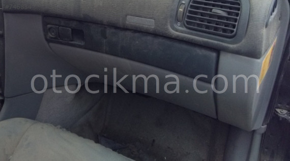 1996 MODEL VOLVO S40 DOLU TORPİDO ÇIKMA.