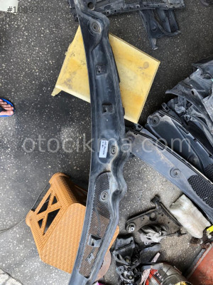 Mercedes C180 204 Ön Cam Izgarası hatasız orjinal çıkma