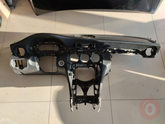 Mercedes C Serisi W205 Göğüs Torpido Siyah A2056803587