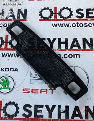 8P0857367 audi a3 2008 göğüs üst ızgarası