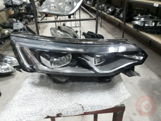 RENAULT TALİSMAN SAĞ FAR 2800
