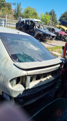 2001 2003 model renault laguna 1 çıkma dolu bagaj kapağı