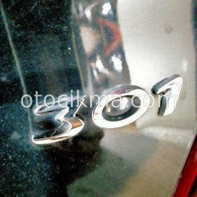 Peugeot 301 bağaj yazısı