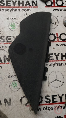 2K0858218 volkswagen caddy 2004 göğüs yan kapağı kaplaması