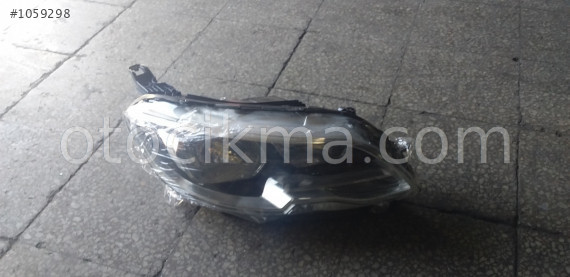 Peugeot  301 far sağ ön