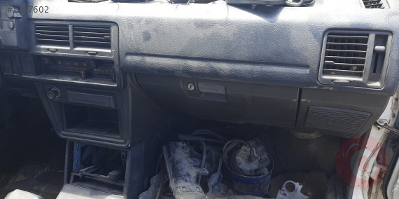 1988 model mazda 323 1.6 çıkma torpido