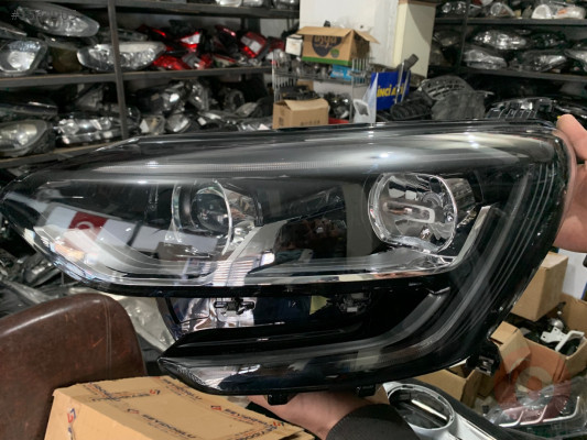 RENAULT MEGANE 4 ÇIKMA ORJİNAL SIFIR SOL FAR İÇİ SİYAH LEDLİ
