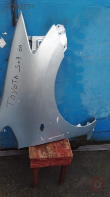 çıkma parça toyota auris sağ ön çamurluk