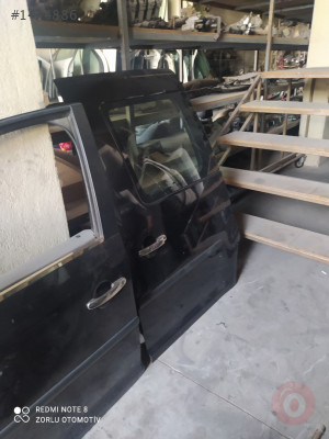 VOLKSWAGEN CADDY CİKMA SAG ÖN KAPİ ORJİNAL HATASİZ 2008