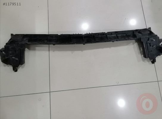 MERCEDES W176 ÖN TAMPON BRAKETİ