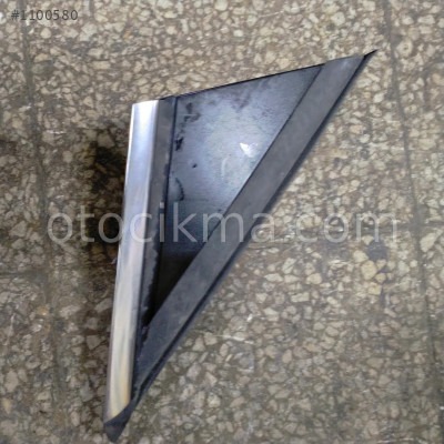 1623966380 PEUGEOT 5008 ÇAMURLUK ÜÇGENİ