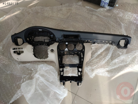 Mercedes C Serisi W205 Göğüs Torpido A2056801704