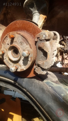 suzuki swift çıkma sağ ön taşıyıcı