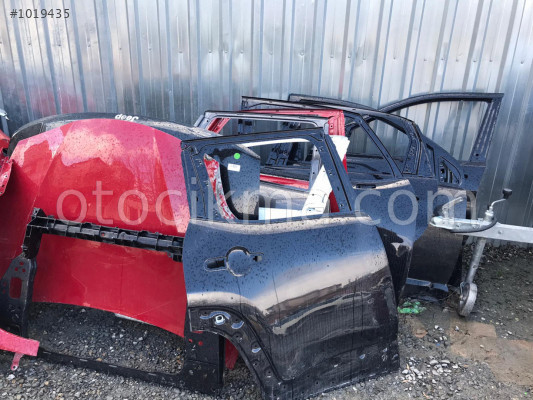 Jeep Renegade çıkma sağ arka kapı