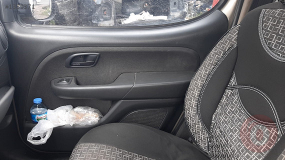 2011 fiat doblo 1.3 sökme sağ ön kapı döşemesi