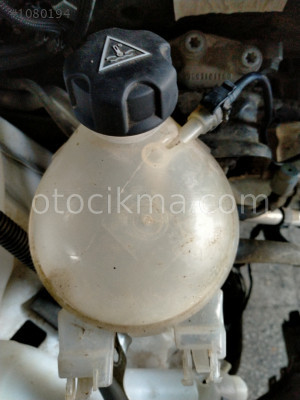 citreon c3 aircrooss yedek su bidonu