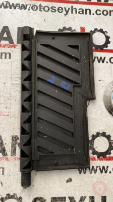740242142F vw passat b5 kalorifer kazanı hava kanalı kapağı