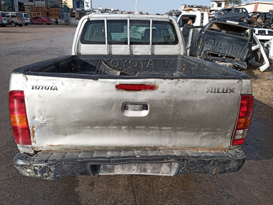 ORJİNAL ÇIKMA TOYOTA HİLUX PARÇALARI