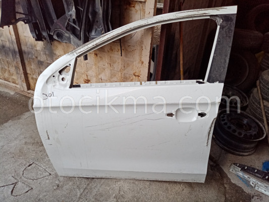 Peugeot 301 sol ön kapı az hasarlı beyaz