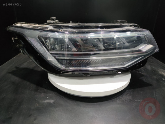 Volkswagen Tiguan Sağ Far 2019 2021 030111923200 3NB941036