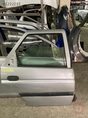 Ford escort sağ arka kapı