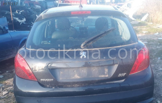 2009 model peugeot 207 1.4 çıkma dolu bagaj kapağı