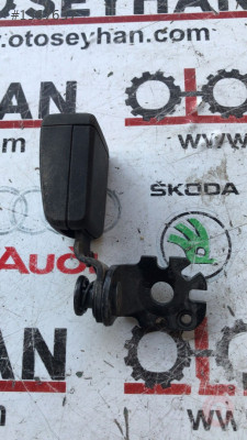 8W0857740C audi a4 2017 arka emniyet kemer kilidi