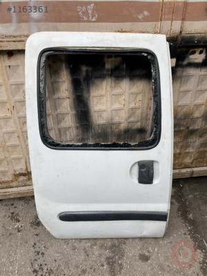 RENAULT KANGOO SAĞ SÜRGÜLÜ KAPI DOLU HASARSIZ BEYAZ
