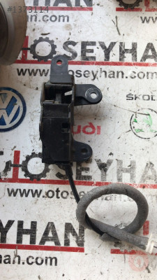 51247162147 988586-107 bmw x5 e70 üst bagaj kilidi sağ