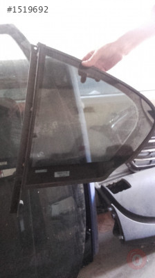 bmv f10 çıkma  sol kelebek camı