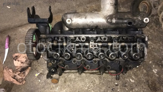 mitsubishi l200 2.5 çıkma dolu silindir kapağı